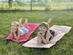 Matelas de plage pliable avec anse de transport : votre allié confort pour les moments de détente en plein air !